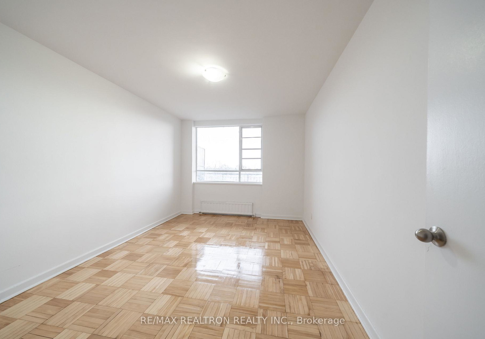 165-cosburn-avenue-east-york-ontario-e12755684