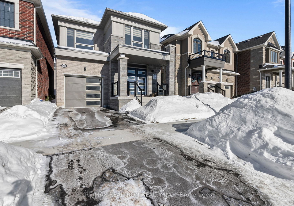 1494-hawktail-path-pickering-ontario-e12756112