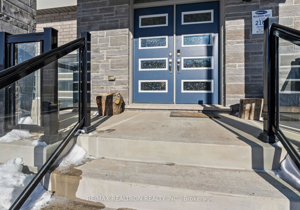 1494-hawktail-path-pickering-ontario-e12756112