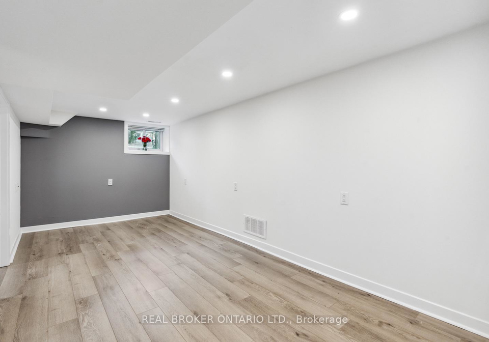 129-oak-park-avenue-east-york-ontario-e12758550