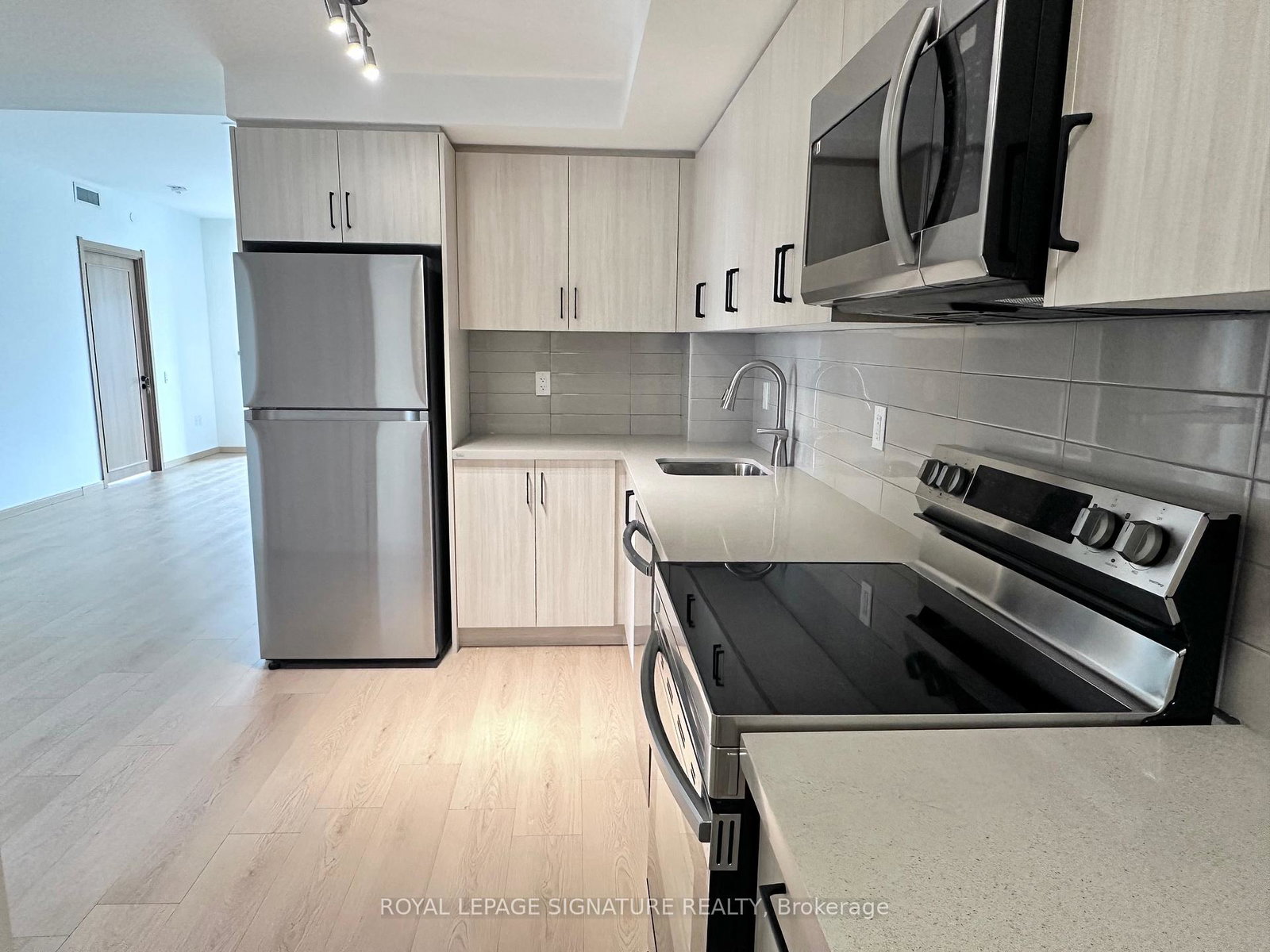 3429-sheppard-avenue-e-scarborough-ontario-e12760918