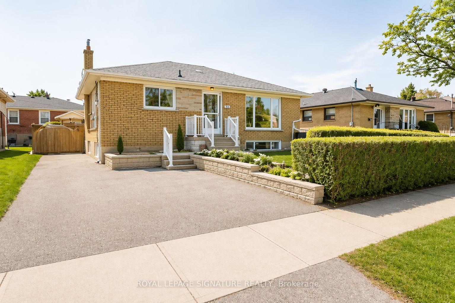 18-independence-drive-scarborough-ontario-e12761050