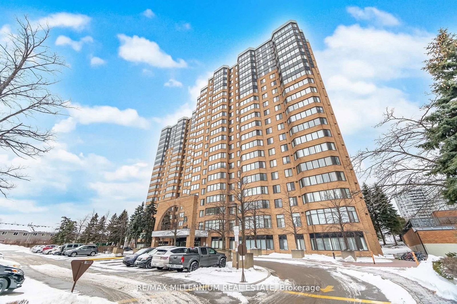 80-alton-towers-circle-scarborough-ontario-e12763970