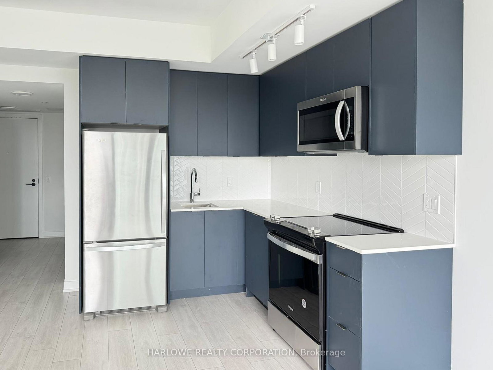 1604-charles-street-whitby-ontario-e12765880