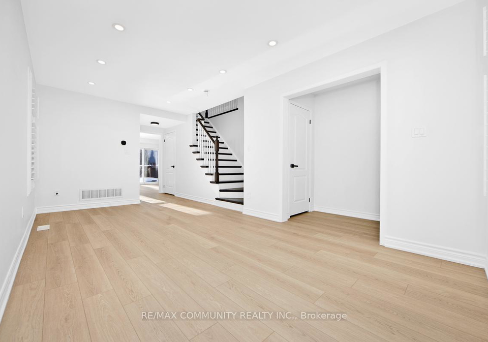 20-mcnicol-crescent-ajax-ontario-e12768182