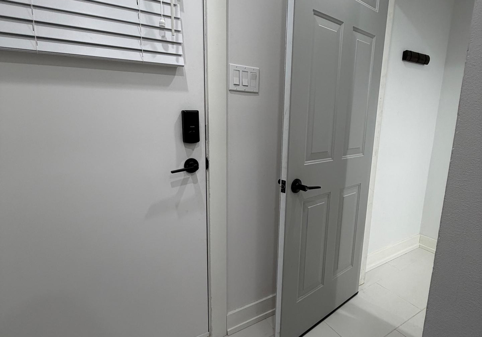 1211-bridge-gate-basement-crescent-pickering-ontario-e12769090