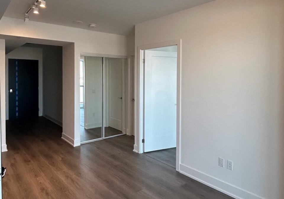 2545-simcoe-st-n-oshawa-ontario-e12769516