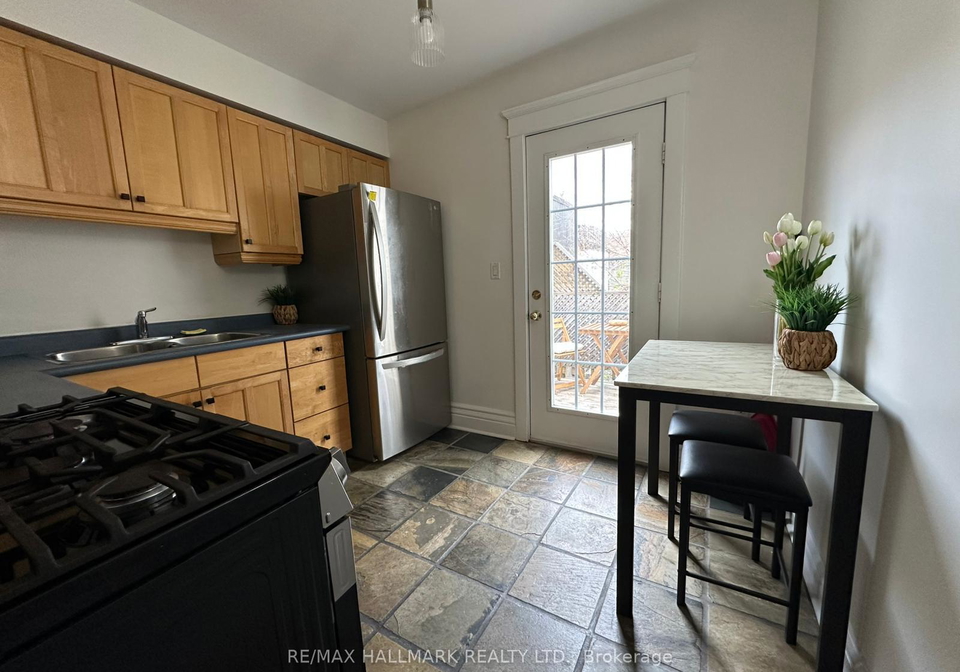 571-pape-avenue-toronto-ontario-e12769554
