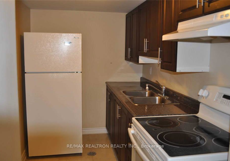 75-highhill-drive-scarborough-ontario-e12770038
