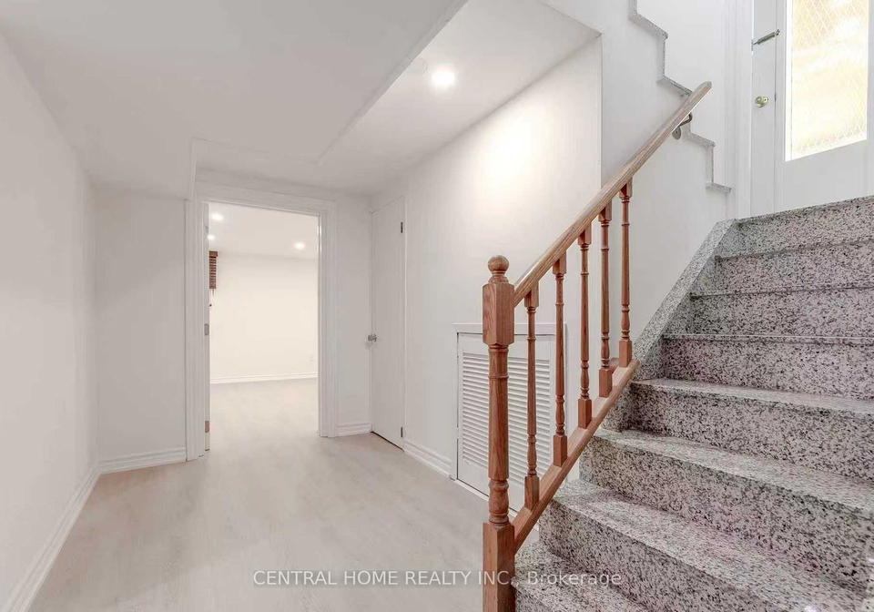 12-scarden-avenue-scarborough-ontario-e12770810