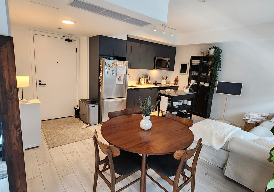 1612-charles-street-whitby-ontario-e12771816