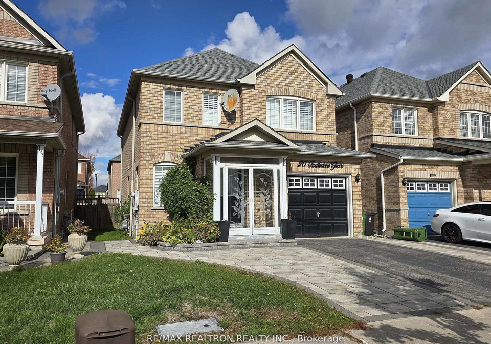 20-turtledove-grove-scarborough-ontario-e12772918
