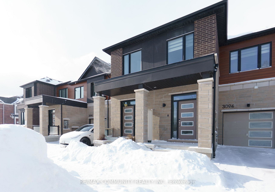 3094-sideline-16-pickering-ontario-e12773198