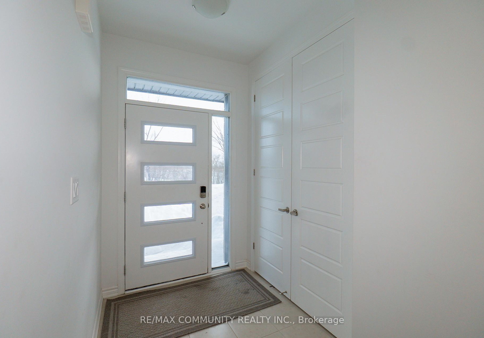 3094-sideline-16-pickering-ontario-e12773198