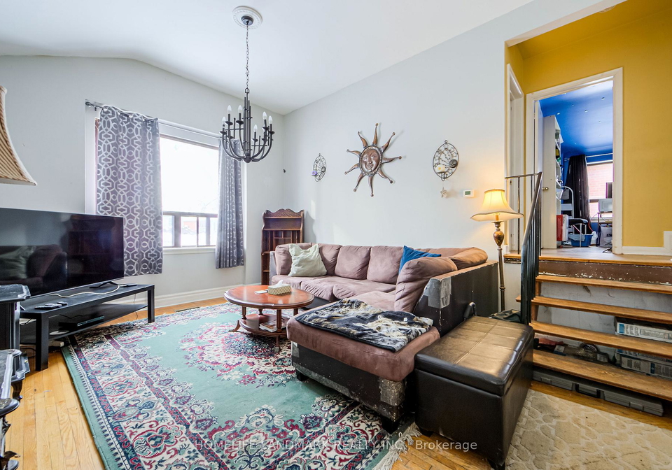 121-pandora-circle-scarborough-ontario-e12774218