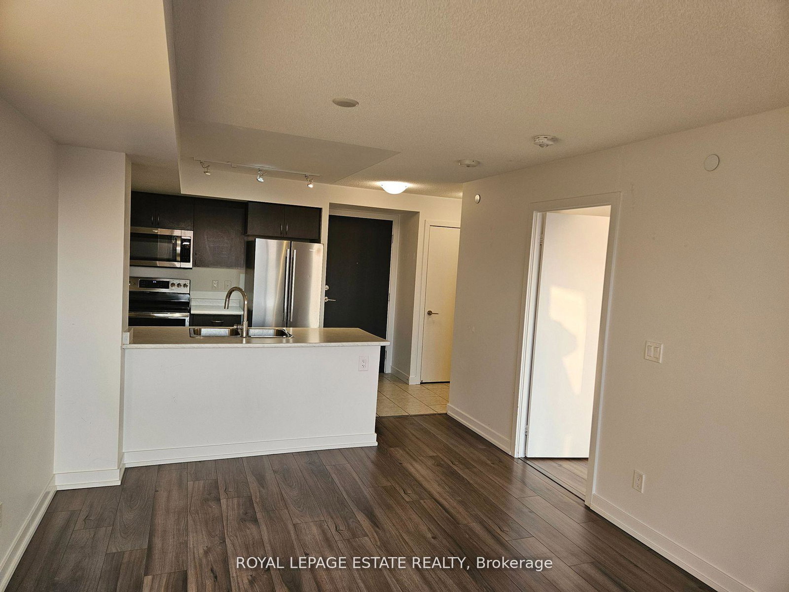 8-trent-avenue-toronto-ontario-e12774314