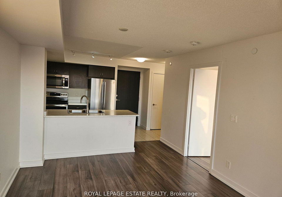 8-trent-avenue-toronto-ontario-e12774314