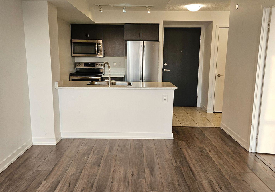 8-trent-avenue-toronto-ontario-e12774314