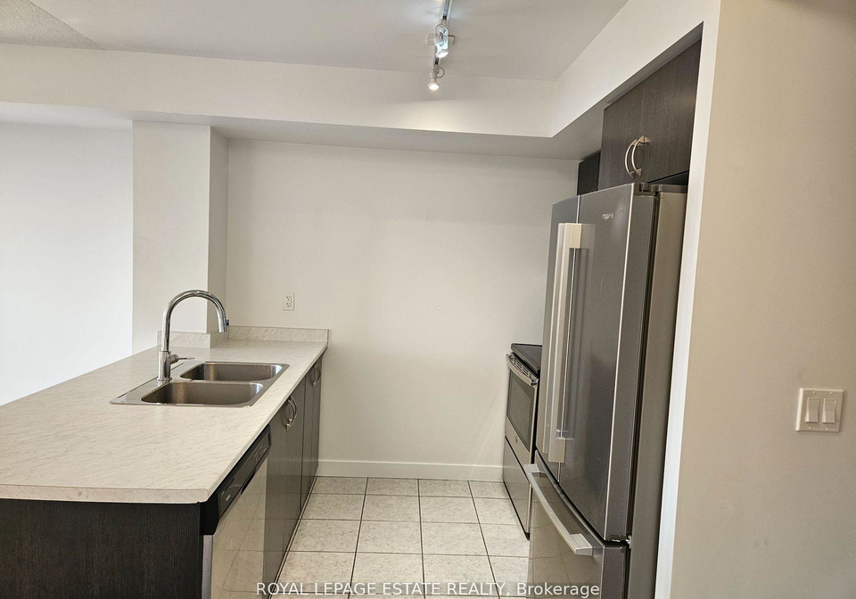 8-trent-avenue-toronto-ontario-e12774314