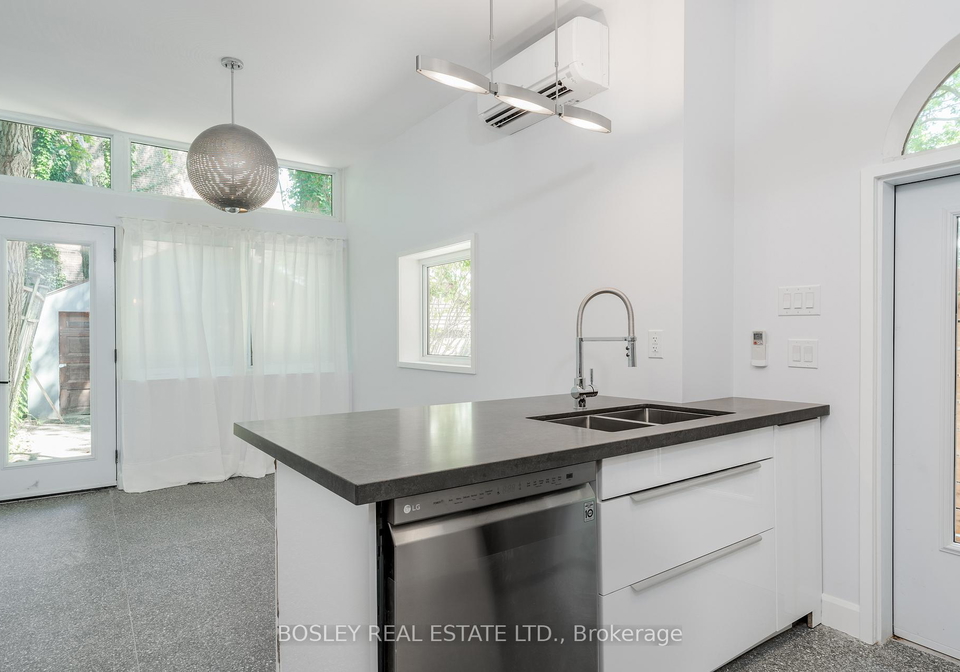 9-hambly-avenue-toronto-ontario-e12775214