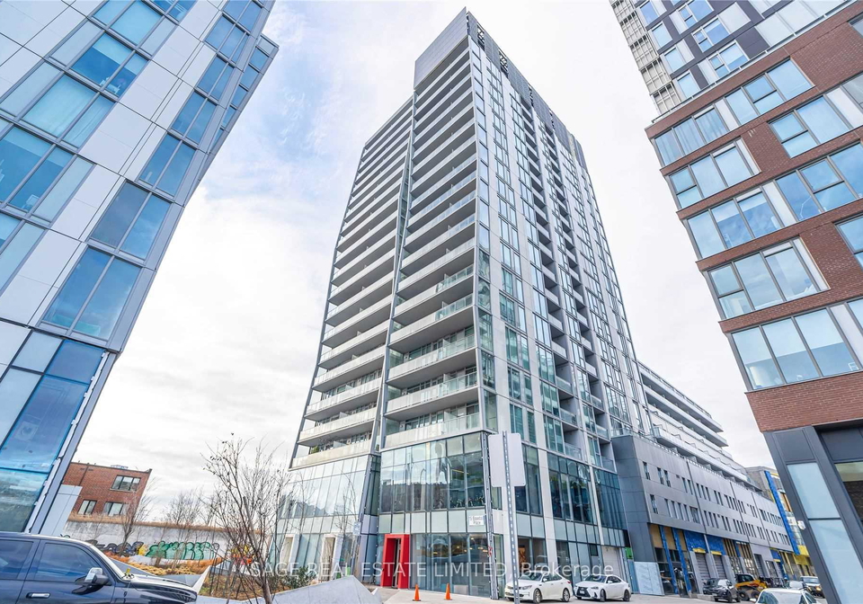 15-baseball-place-toronto-ontario-e12775306