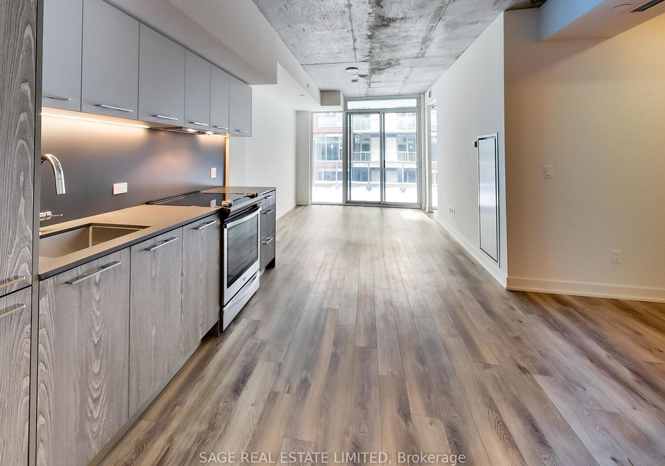 15-baseball-place-toronto-ontario-e12775306