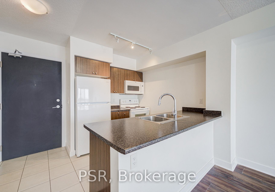 8-trent-avenue-toronto-ontario-e12775972