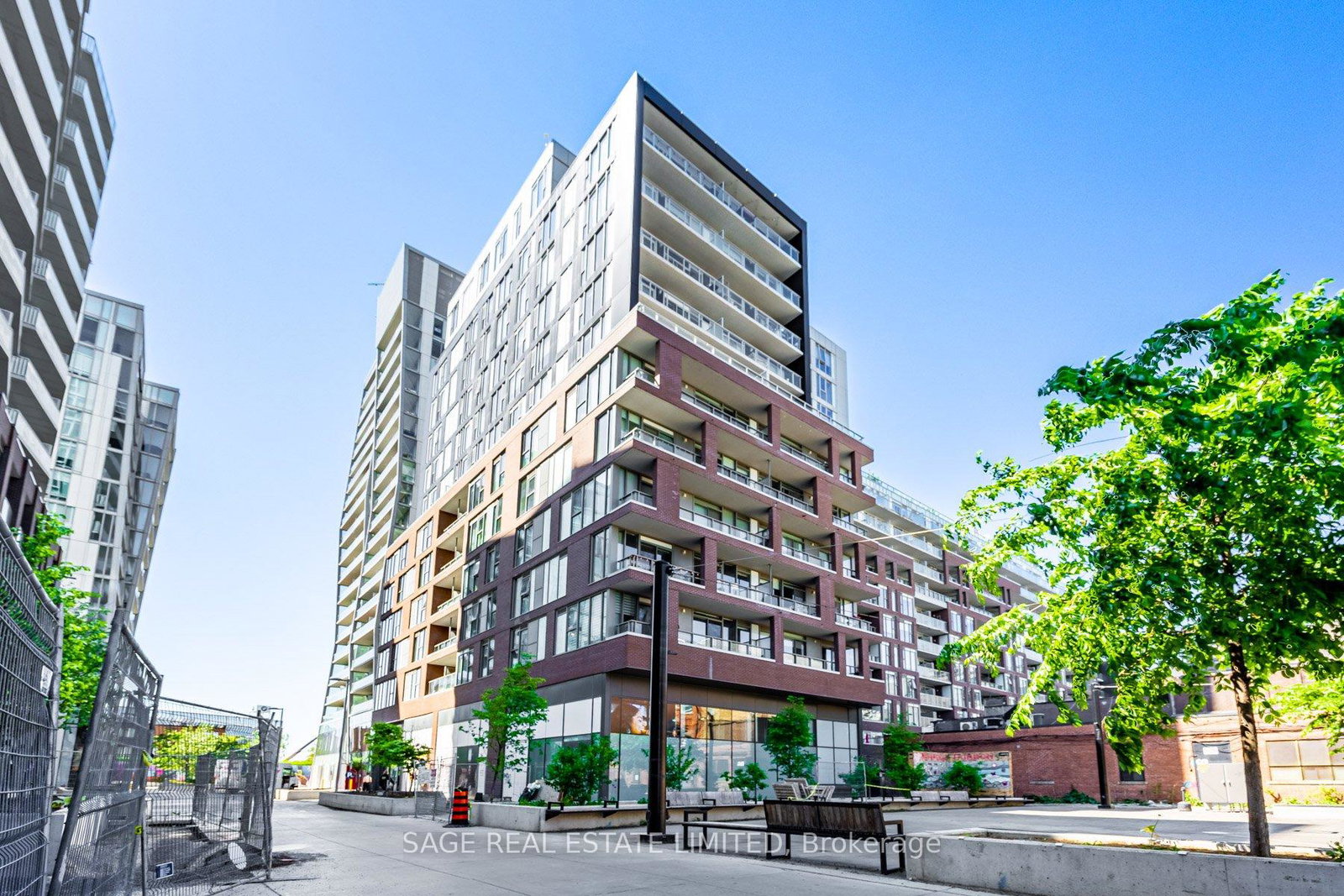 30-baseball-place-toronto-ontario-e12779464