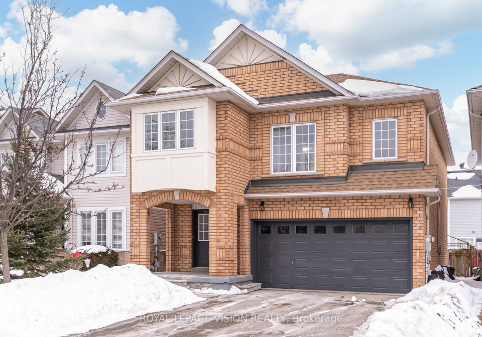 10-woolf-crescent-ajax-ontario-e12779788