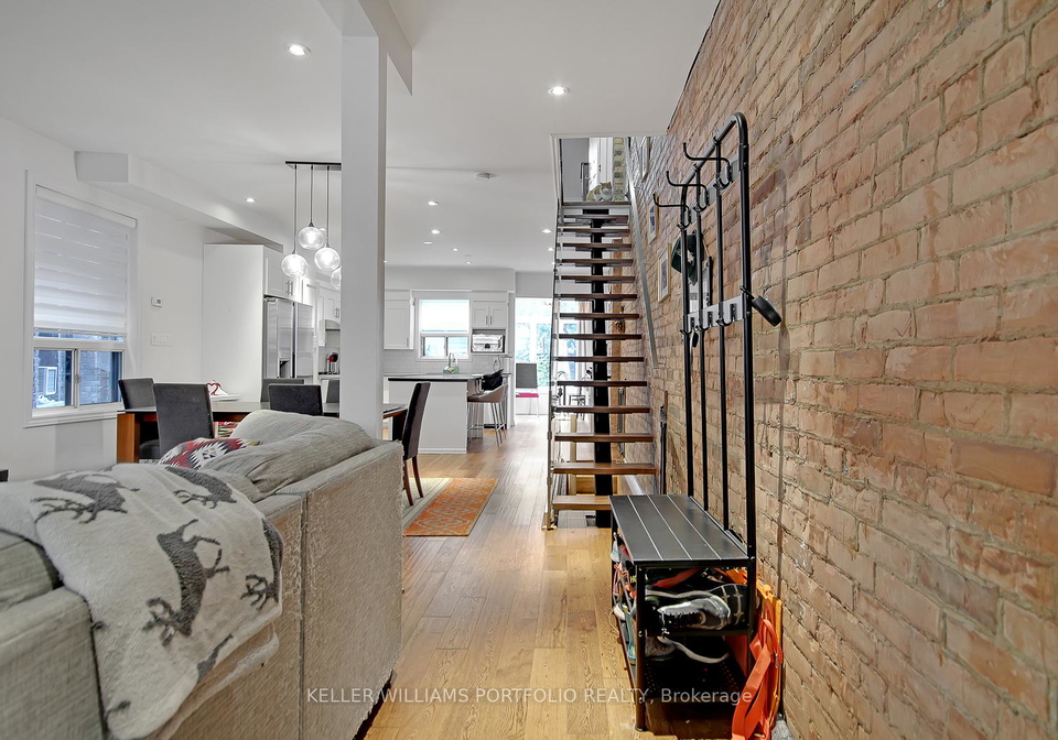 17-bertmount-avenue-toronto-ontario-e12780588