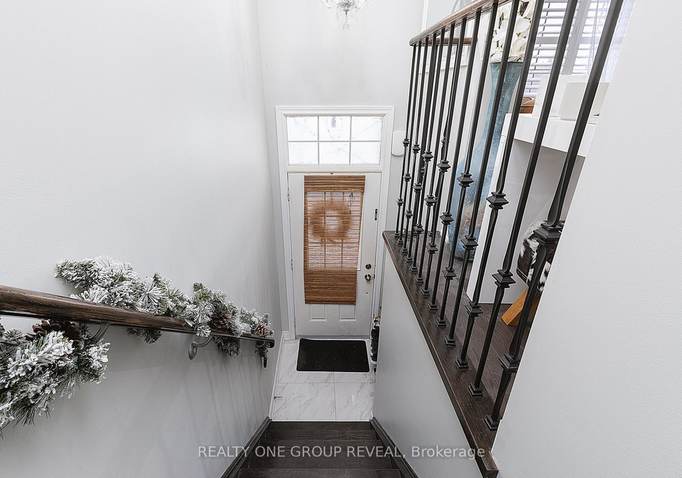 22-lavan-lane-ajax-ontario-e12781282
