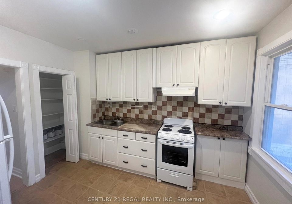 7-holborne-avenue-east-york-ontario-e12783616