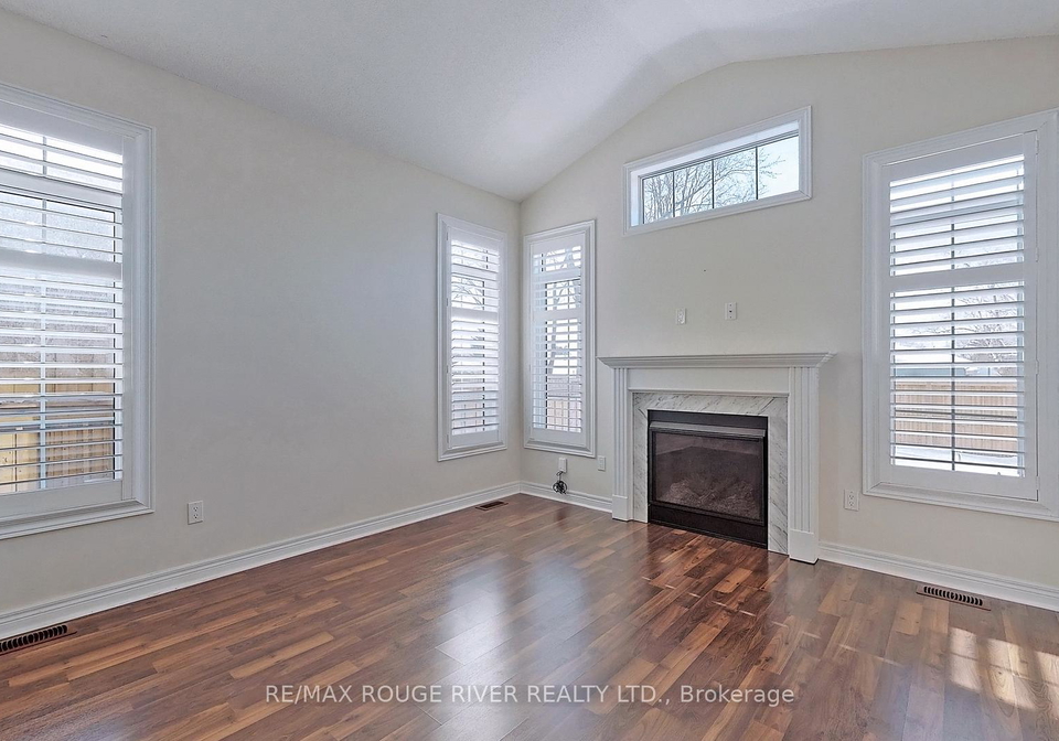 1022-byron-street-n-whitby-ontario-e12784280