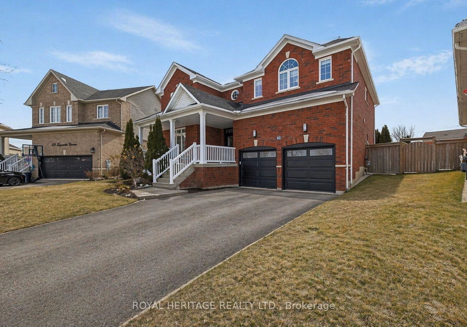 63-laprade-square-clarington-ontario-e12786706
