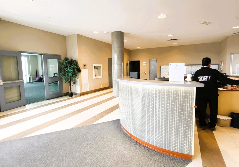 2150-lawrence-avenue-e-scarborough-ontario-e12789244