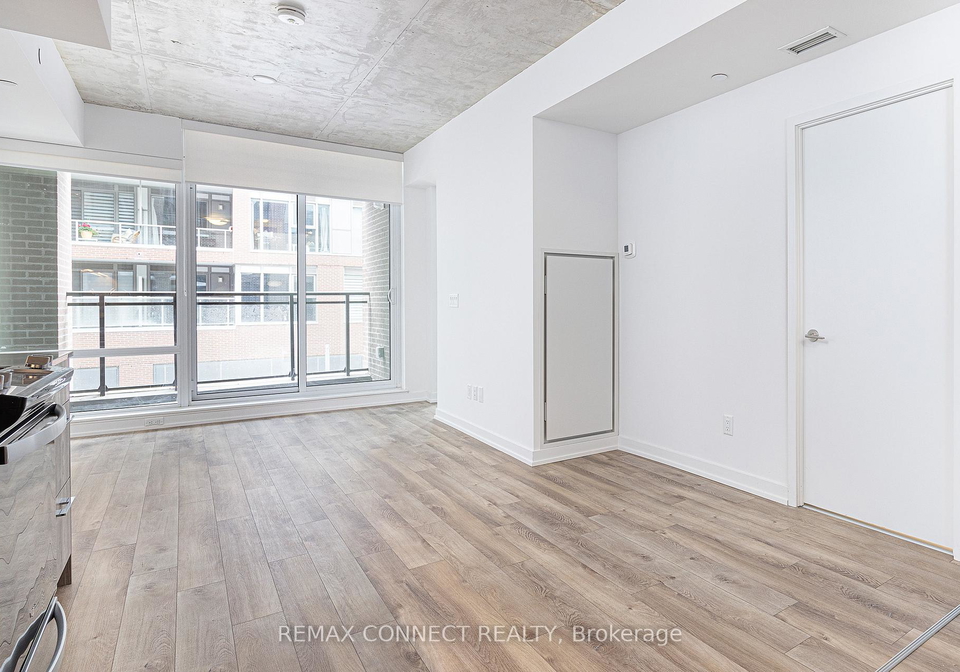 45-baseball-place-toronto-ontario-e12789834
