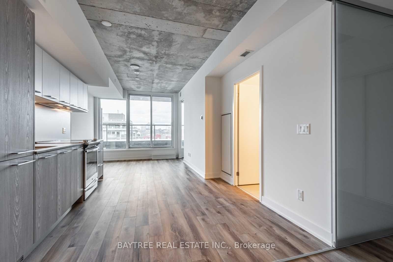 30-baseball-place-toronto-ontario-e12793348