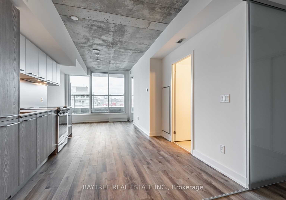 30-baseball-place-toronto-ontario-e12793348