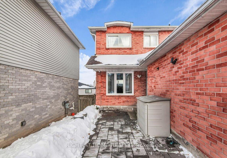 2297-chapman-court-pickering-ontario-e12793394