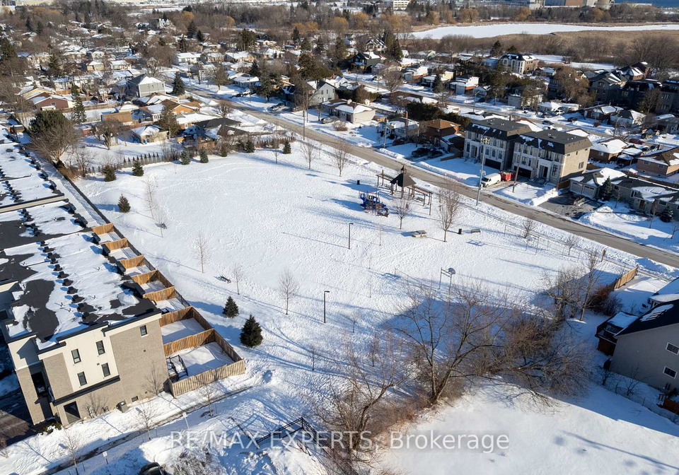 1366-gull-crossing-pickering-ontario-e12795708