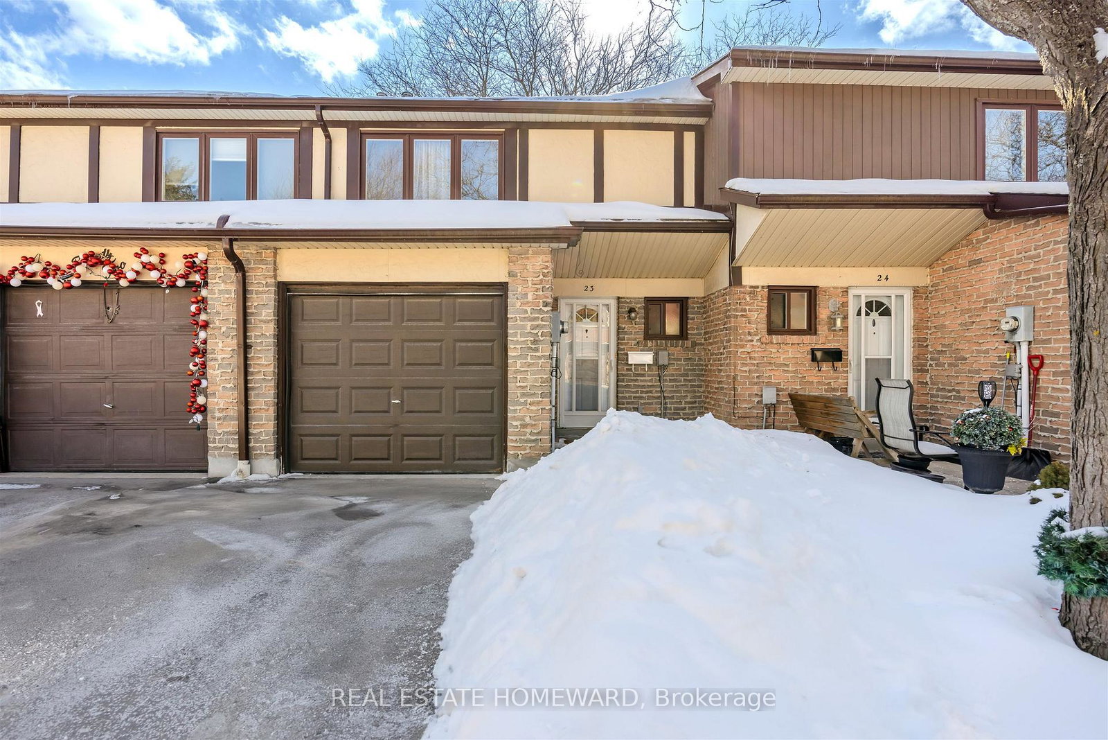 1975-memory-lane-pickering-ontario-e12796748