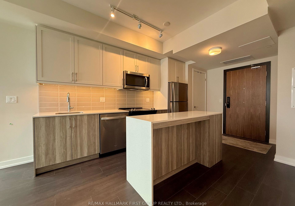 201-brock-street-s-whitby-ontario-e12797408
