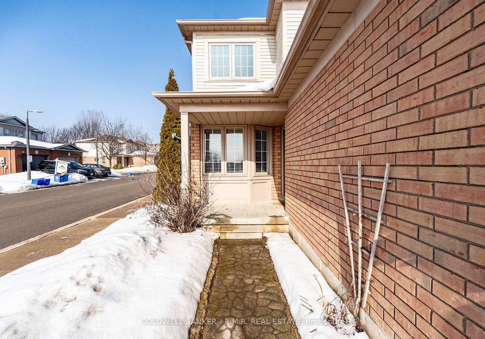 15-greengrove-way-whitby-ontario-e12798636