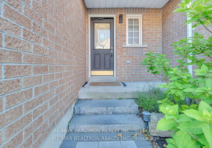22-macintyre-lane-ajax-ontario-e12798734