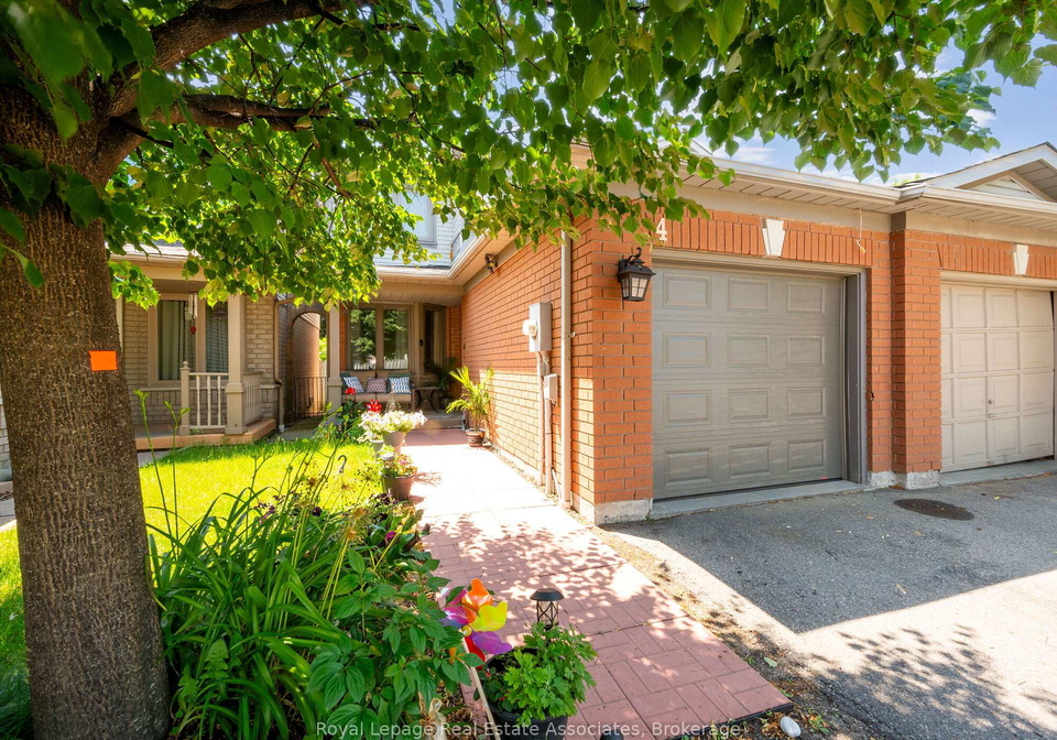 4-greengrove-way-whitby-ontario-e12798934