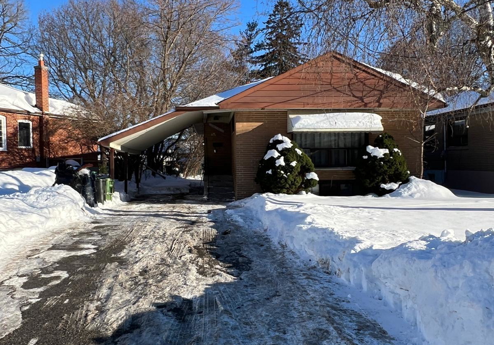 21-mackinac-crescent-scarborough-ontario-e12800132