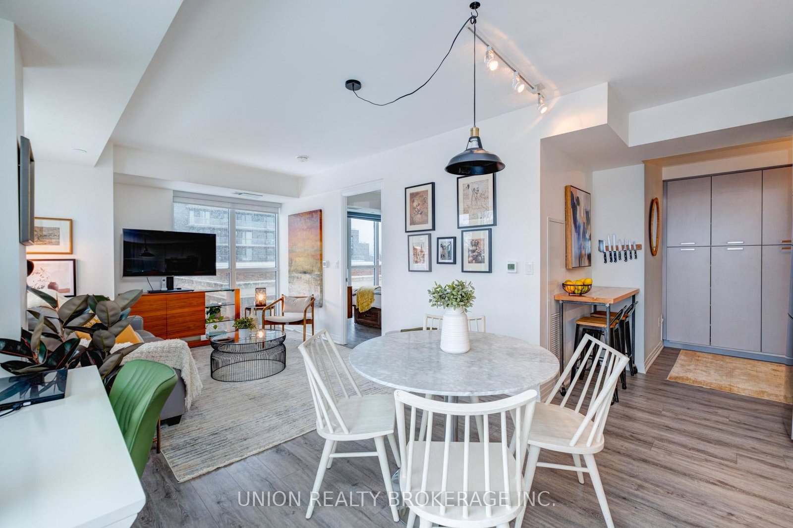 2301-danforth-avenue-toronto-ontario-e12802806