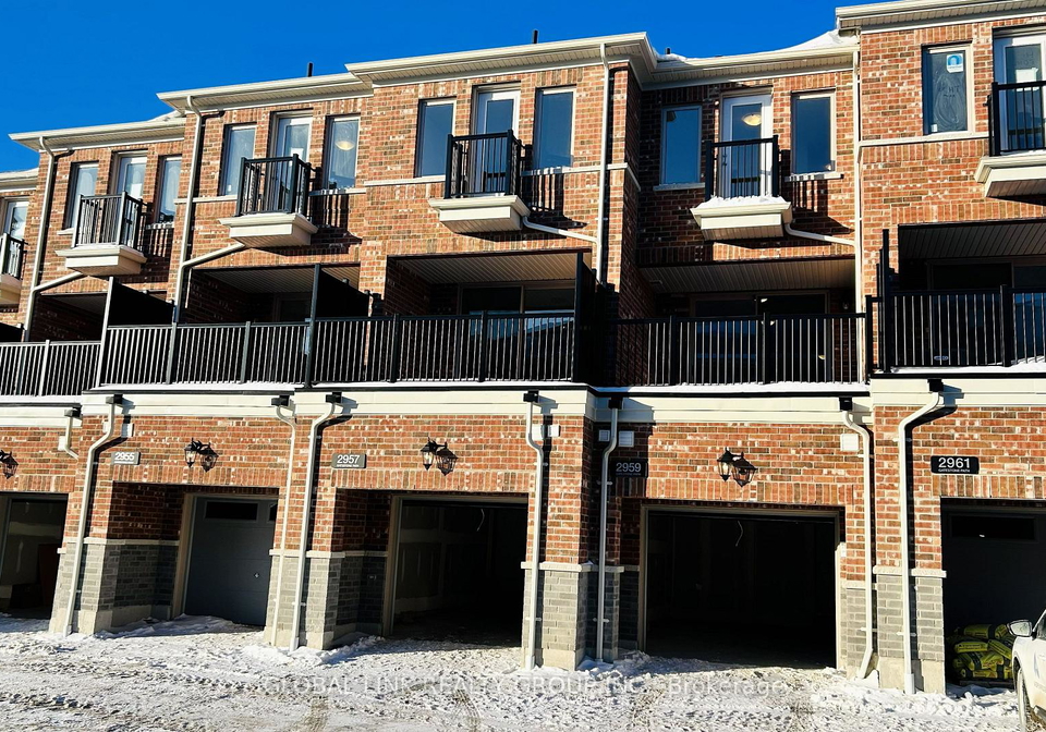 2959-gatestone-path-pickering-ontario-e12802918