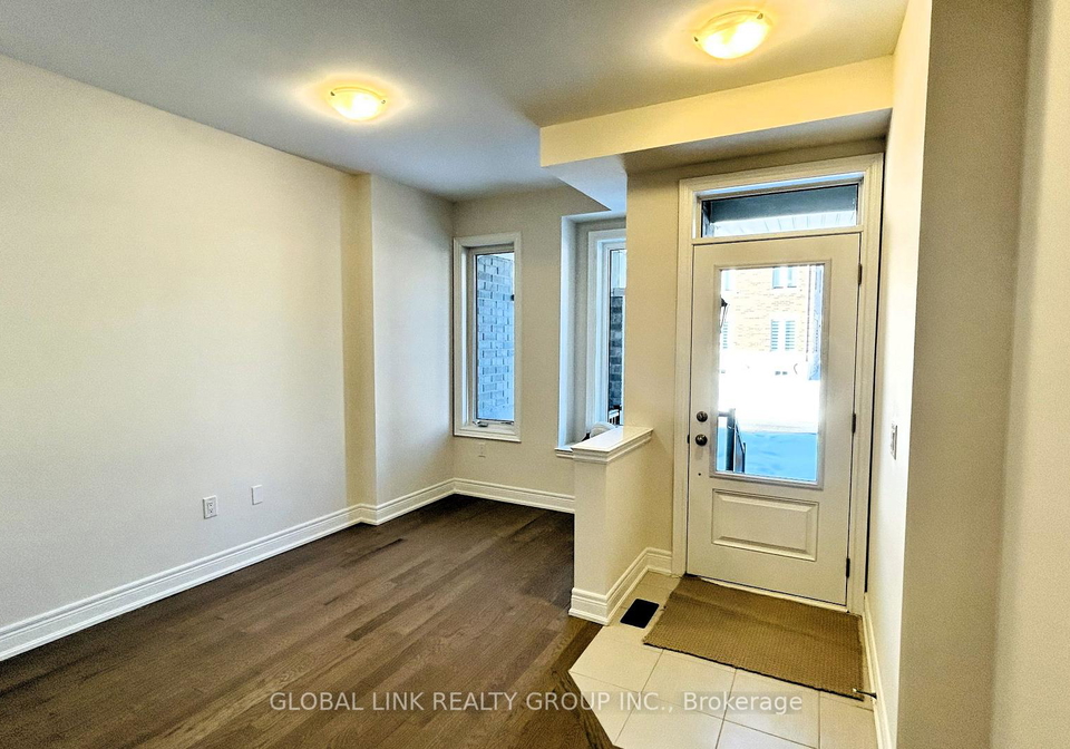 2959-gatestone-path-pickering-ontario-e12802918