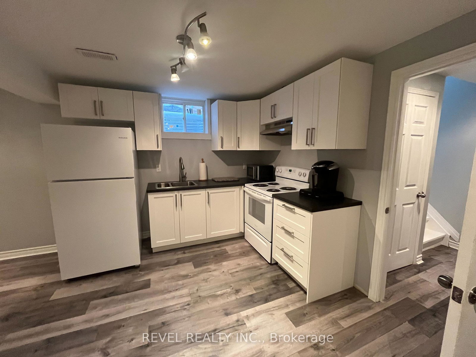 194-willowbrook-drive-whitby-ontario-e12804542